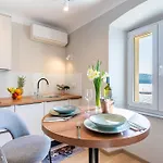 Bella Vista * Cres