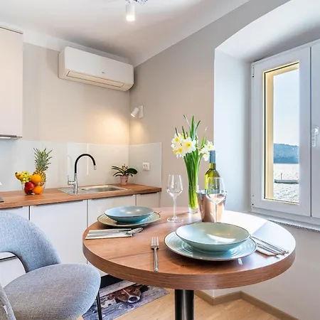 Bella Vista * Cres