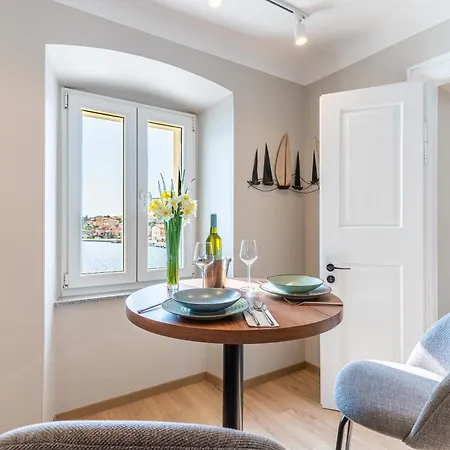 Bella Vista Apartment Cres